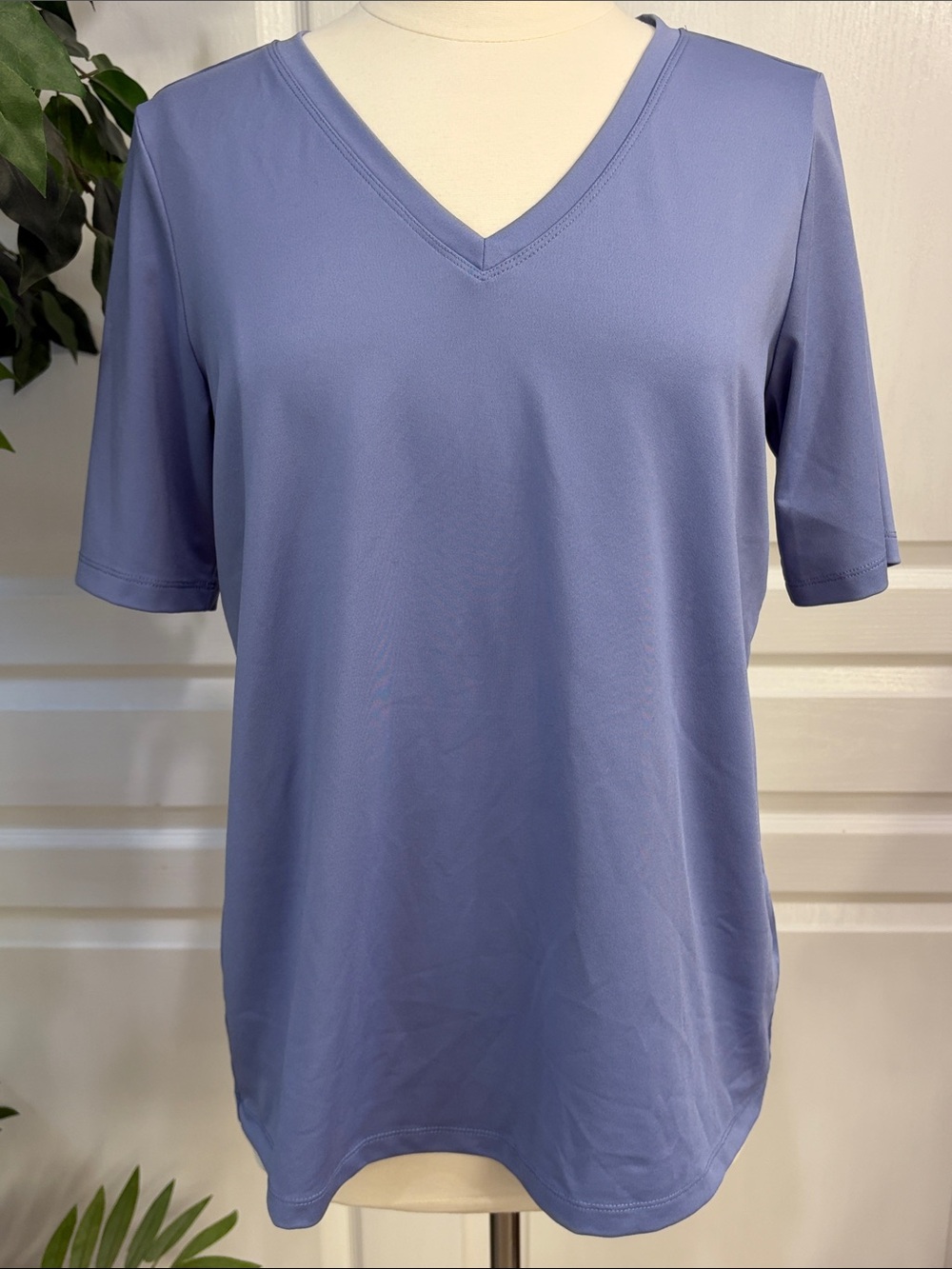 👚Susan Graver Essentials Butterknit V-neck Short Sleeve Top ~ Peri Blue Mist